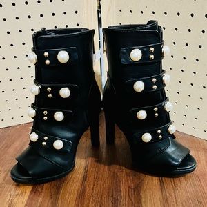 Karl Lagerfeld Black beautiful boots